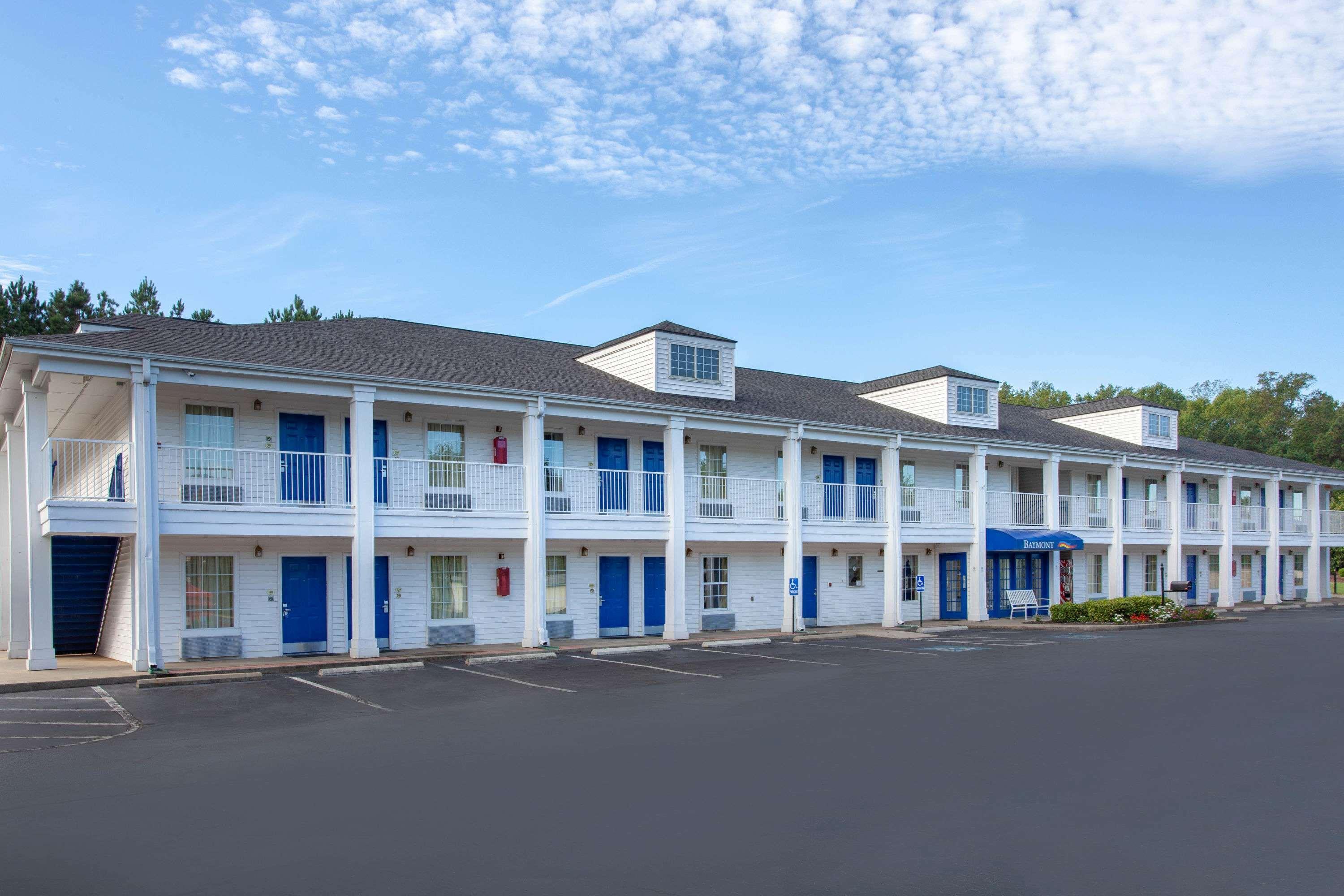 Baymont by Wyndham Greenwood Buitenkant foto