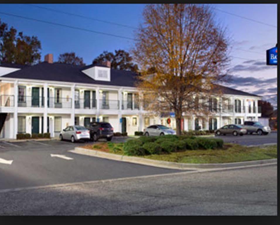 Baymont by Wyndham Greenwood Buitenkant foto