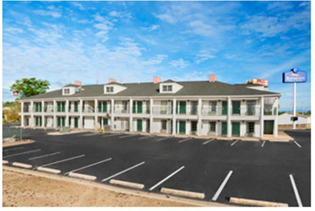 Baymont by Wyndham Greenwood Buitenkant foto